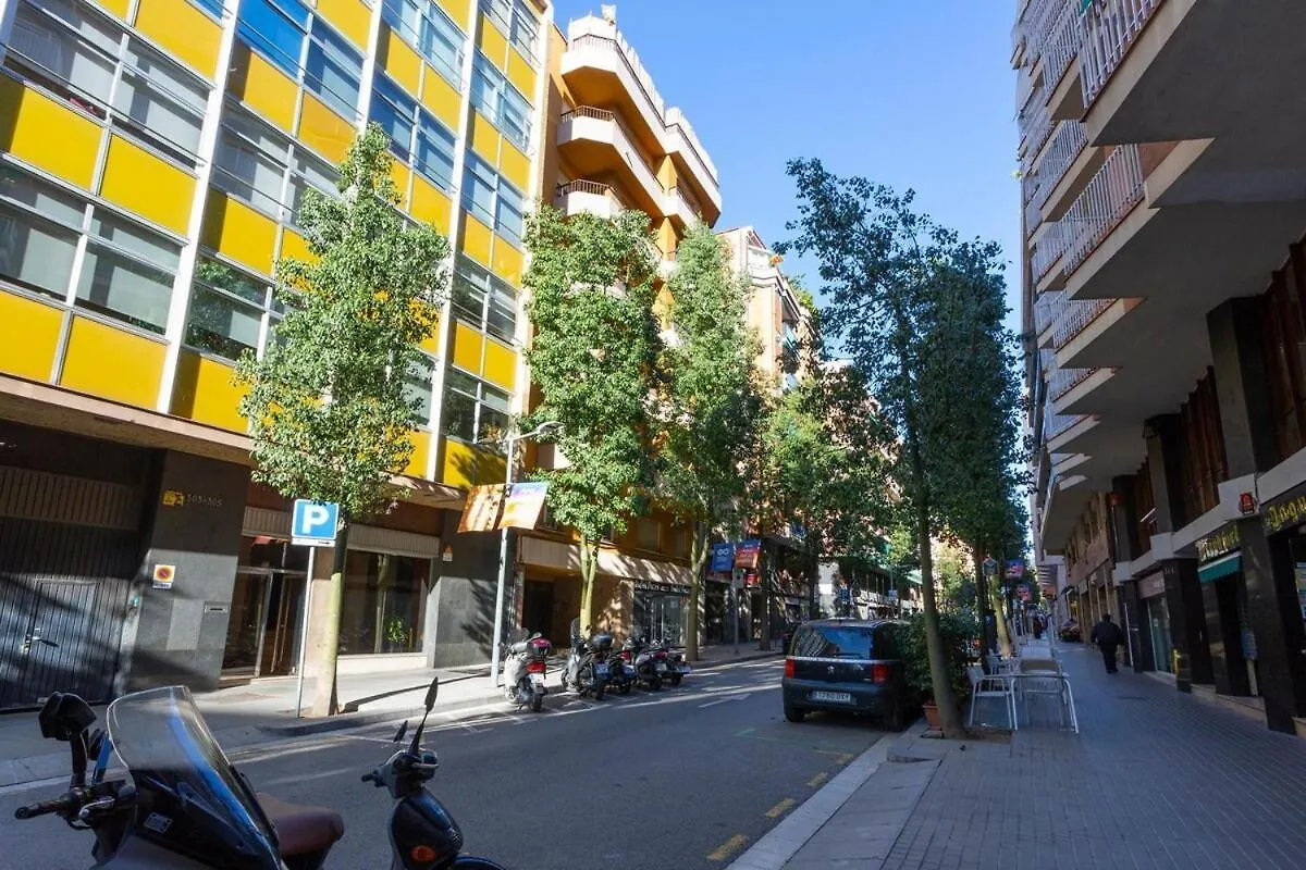 Precioso Apartamento En Les Corts 巴塞罗那